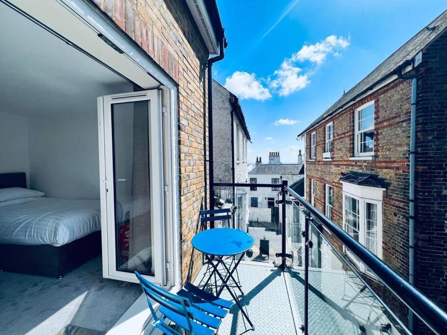 100 Steps To Broadstairs Beach - 2 Bedroom 3 Beds Exterior photo