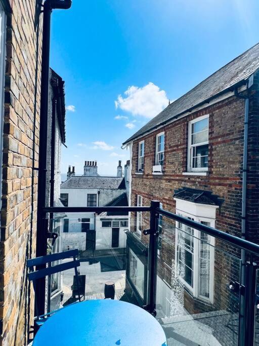 100 Steps To Broadstairs Beach - 2 Bedroom 3 Beds Exterior photo